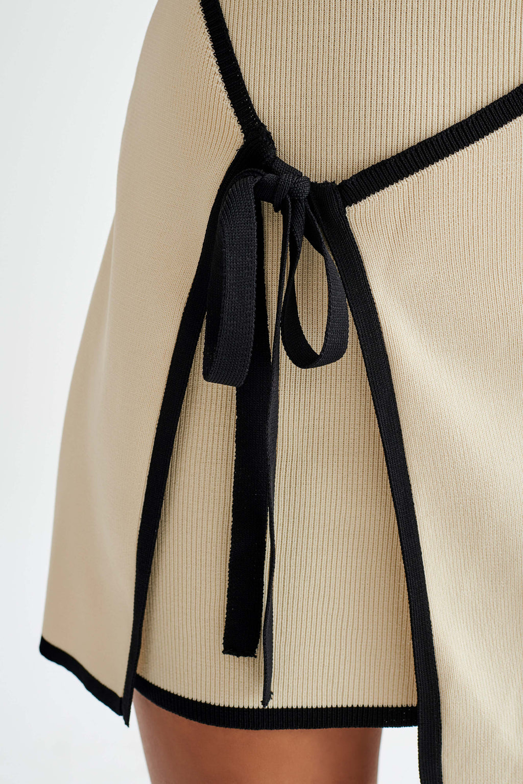 STRAPLESS KNIT MINI DRESS