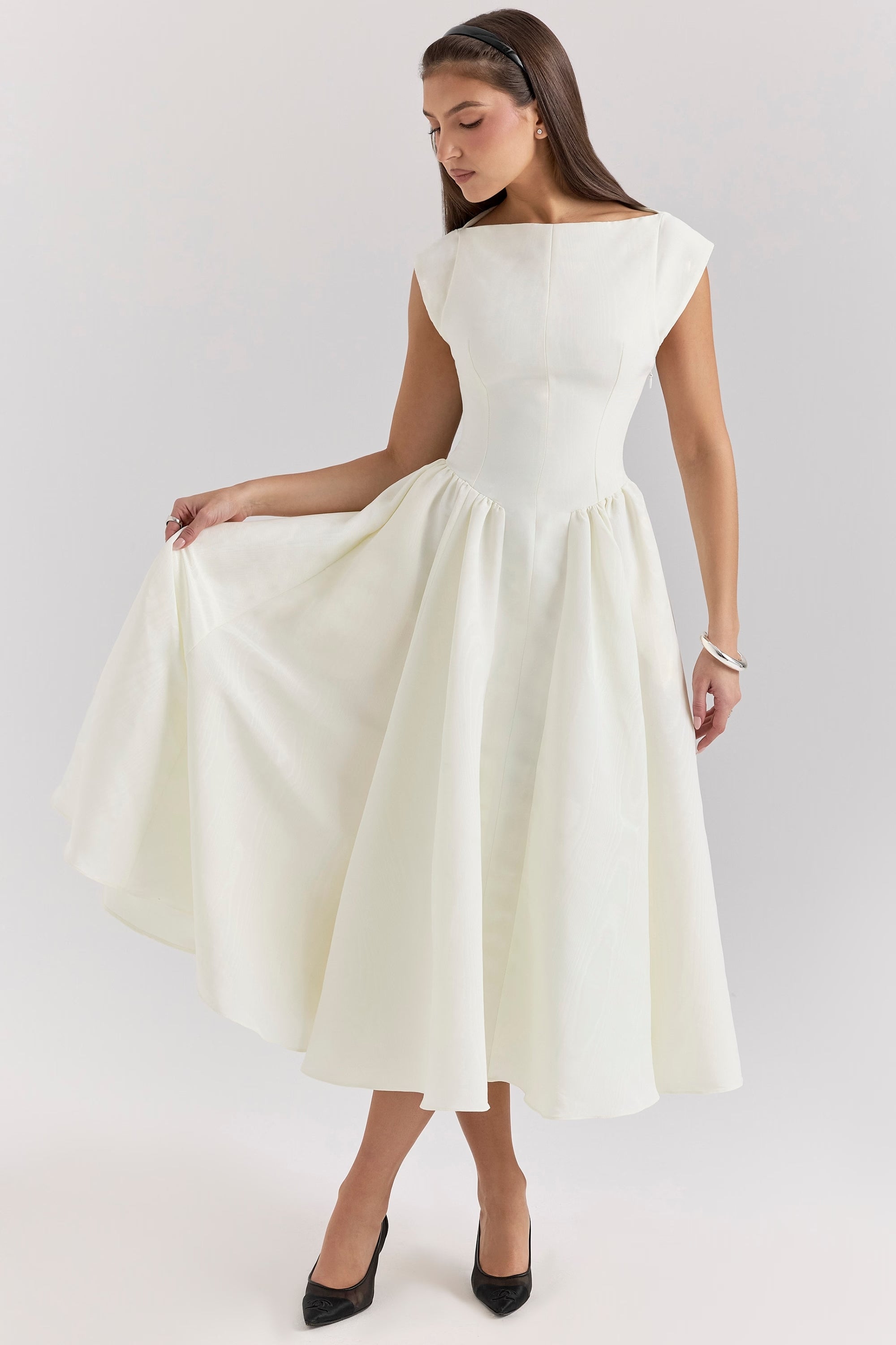 Victoria Elegant Midi Dress